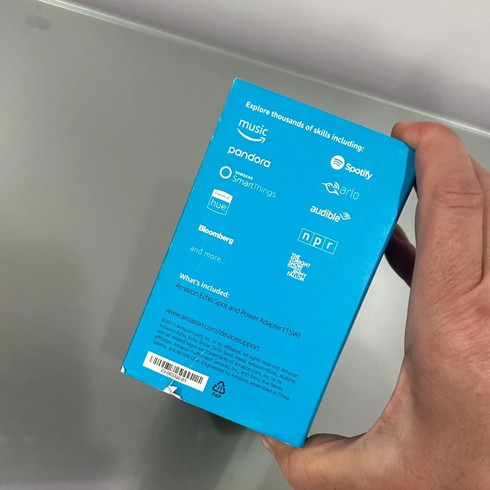 Amazon Echo Spot stylish , compact ECHO with a screen - Picture 5 of 7